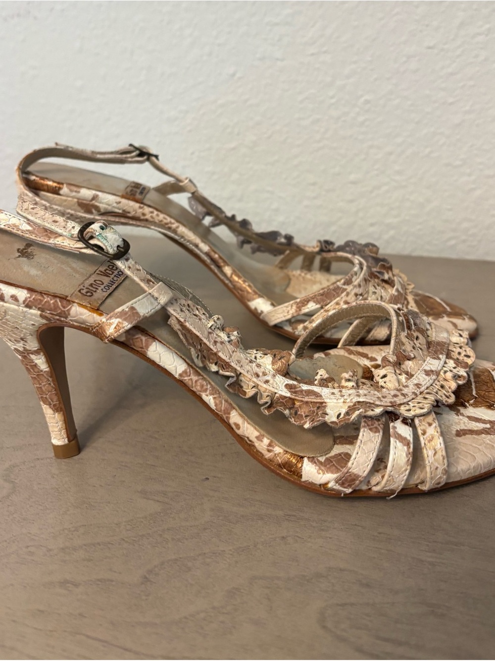 Vintage Gino Vaello beige brown snakeskin print laser cut slingback ruffle heels - Picture 4 of 9